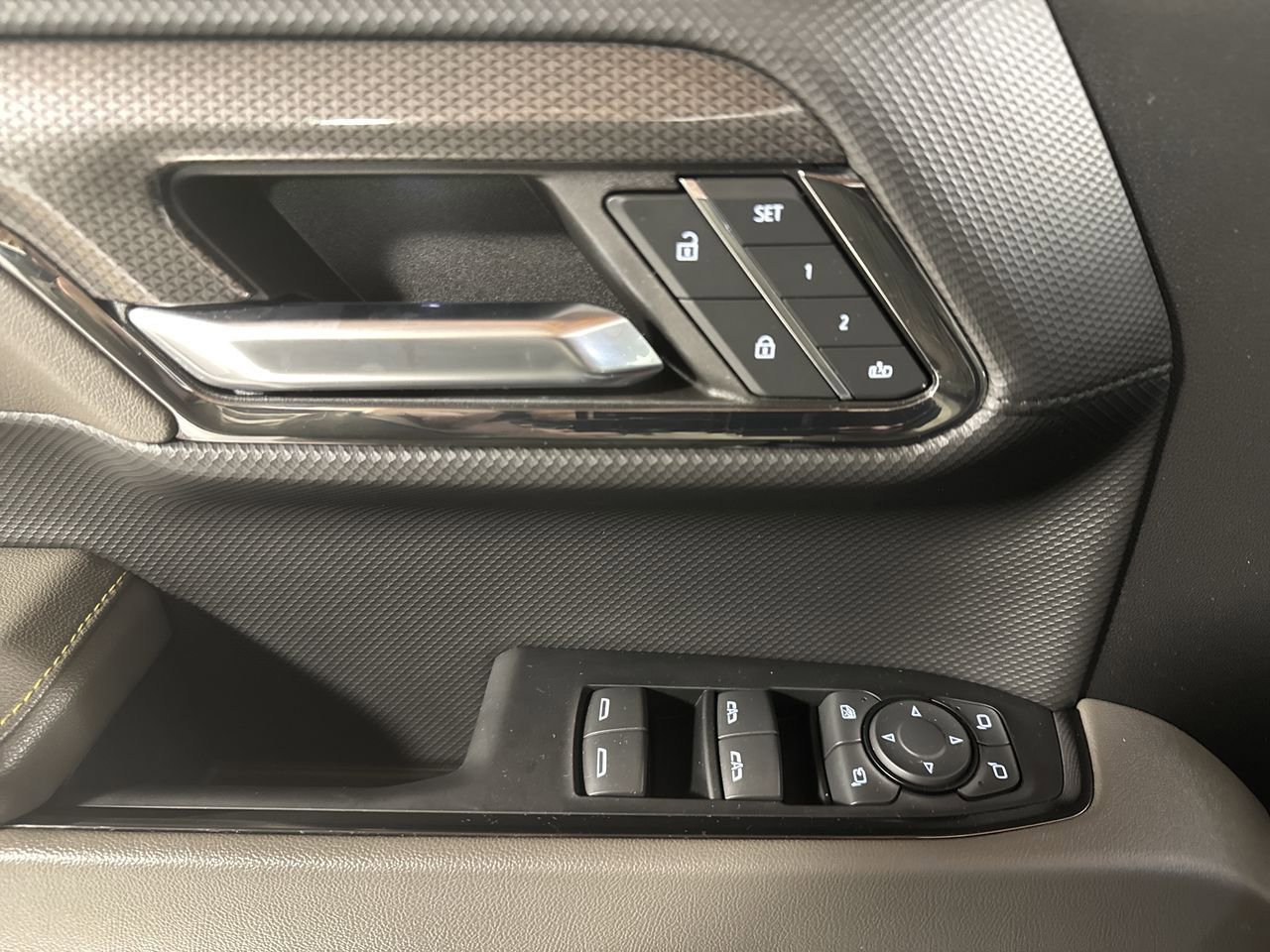 Used 2024 Chevrolet Silverado 1500 ZR2 w/ Technology Package image 21