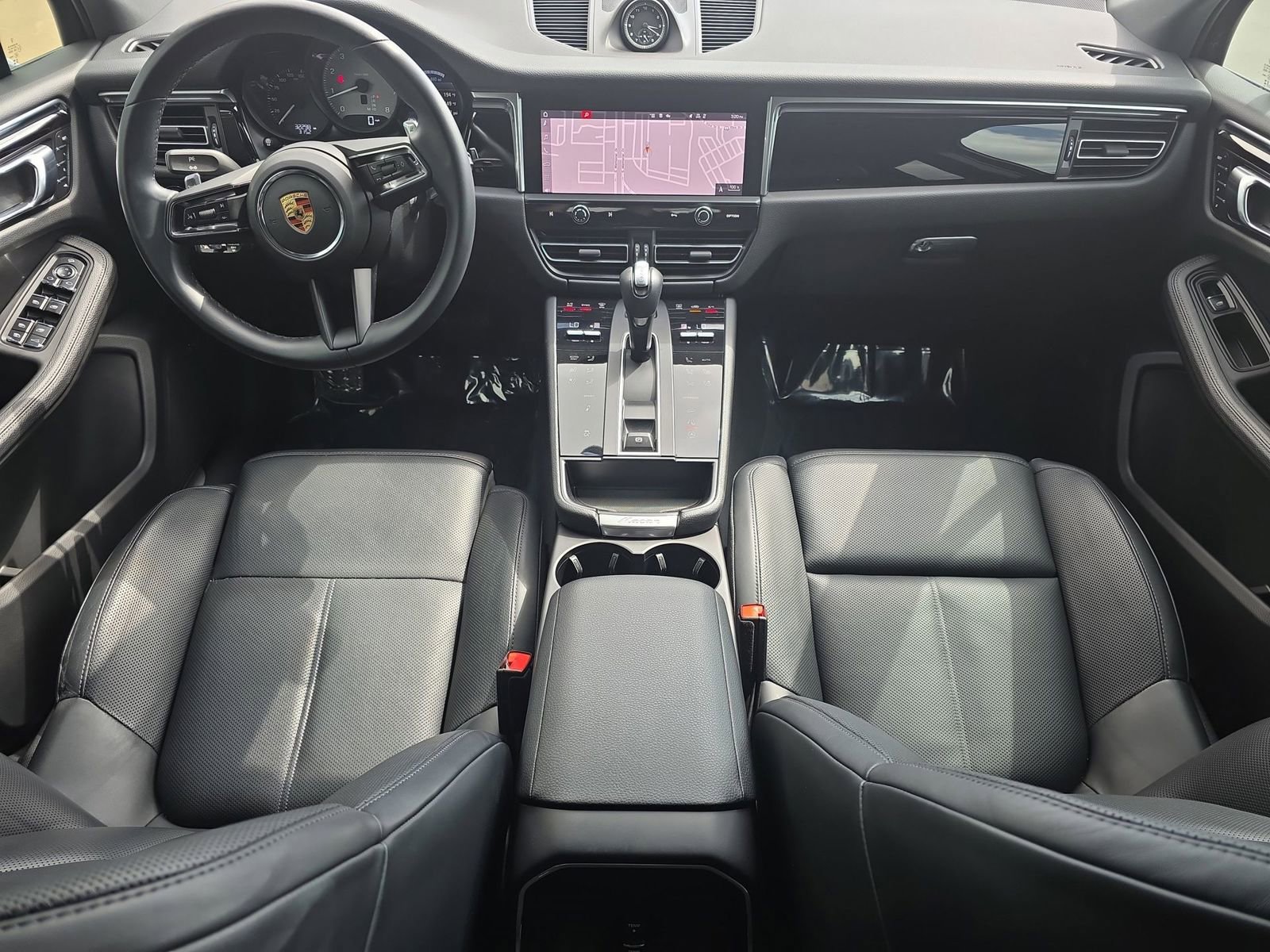 Certified 2023 Porsche Macan S image 13