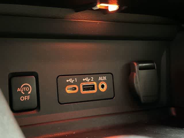 Used 2025 Nissan Sentra SV w/ SV Premium Package FWD image 25