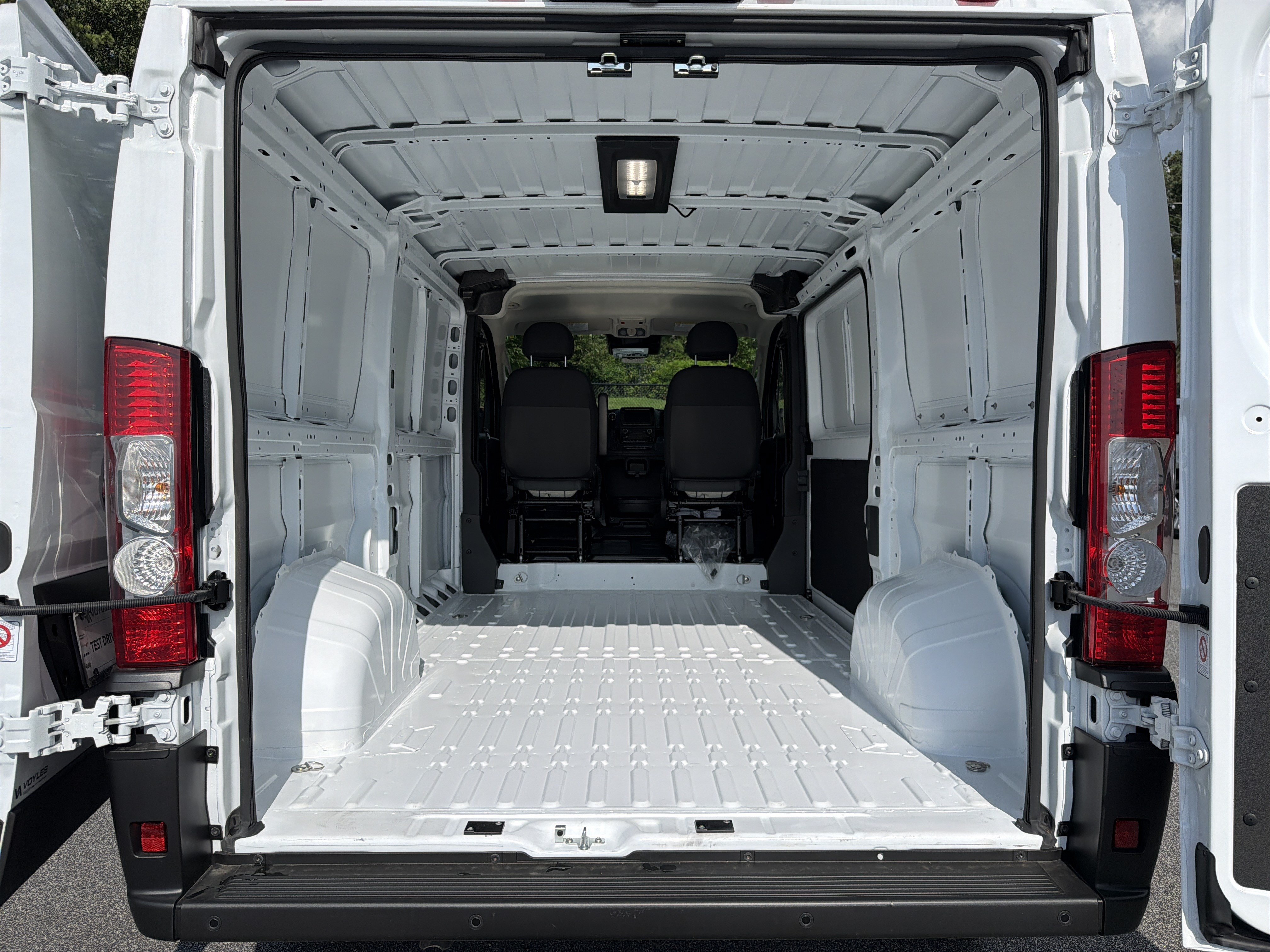 New 2026 RAM ProMaster 1500 w/ Safety Group FWD image 21