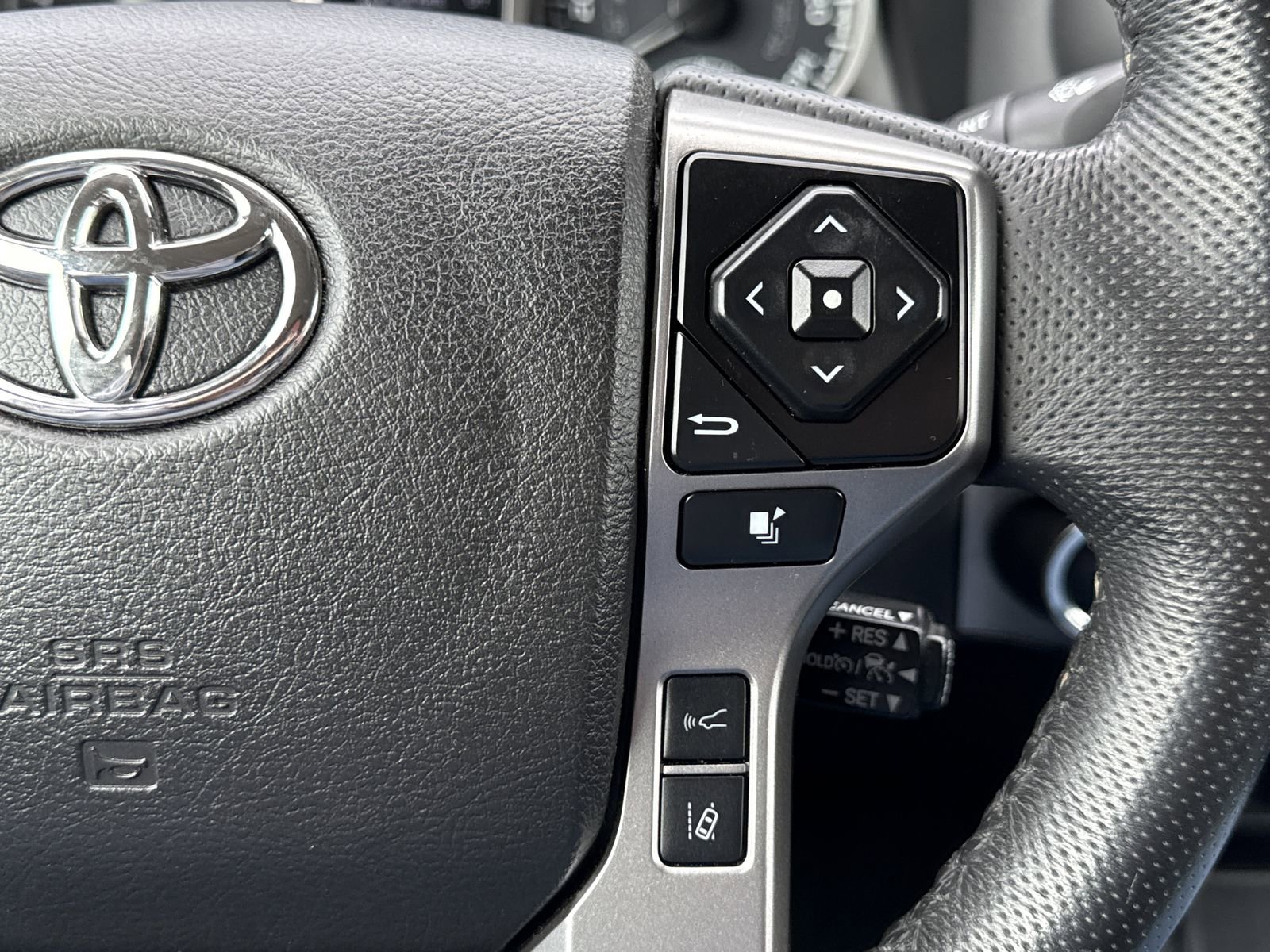Used 2023 Toyota Tacoma SR5 w/ Technology Package AWD/4WD image 19