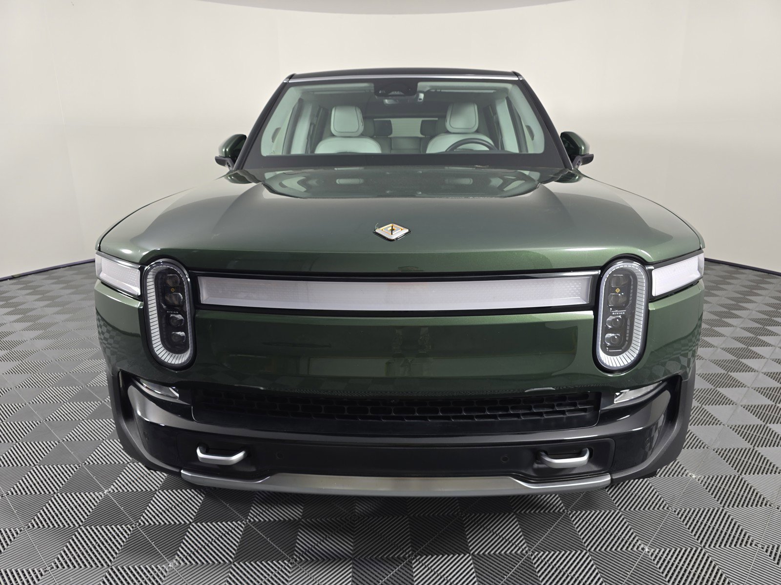 Used 2024 Rivian R1S Adventure image 8