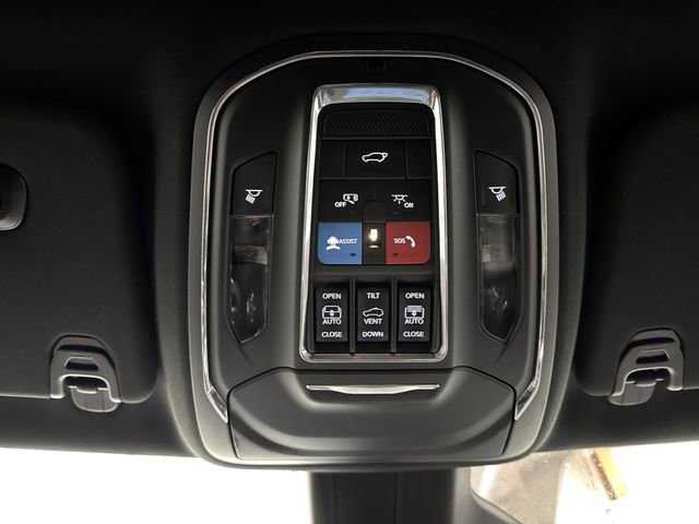 Certified 2024 Jeep Wagoneer Series II image 27