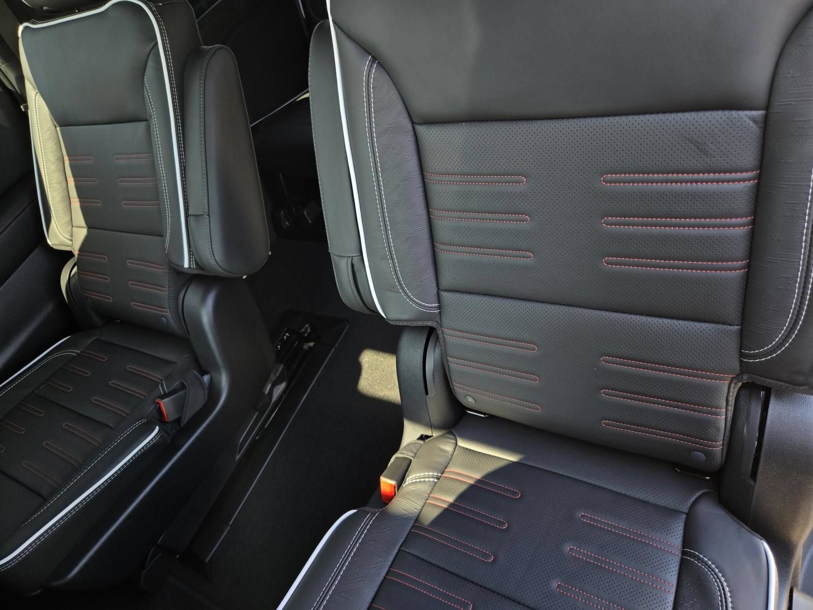 New 2026 GMC Yukon XL AT4 Ultimate AWD/4WD image 5