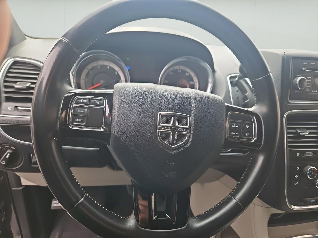 Used 2017 Dodge Grand Caravan SXT FWD image 22
