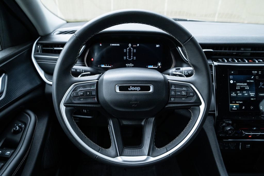 Used 2023 Jeep Grand Cherokee L Laredo w/ Trailer Tow Group (B) image 17