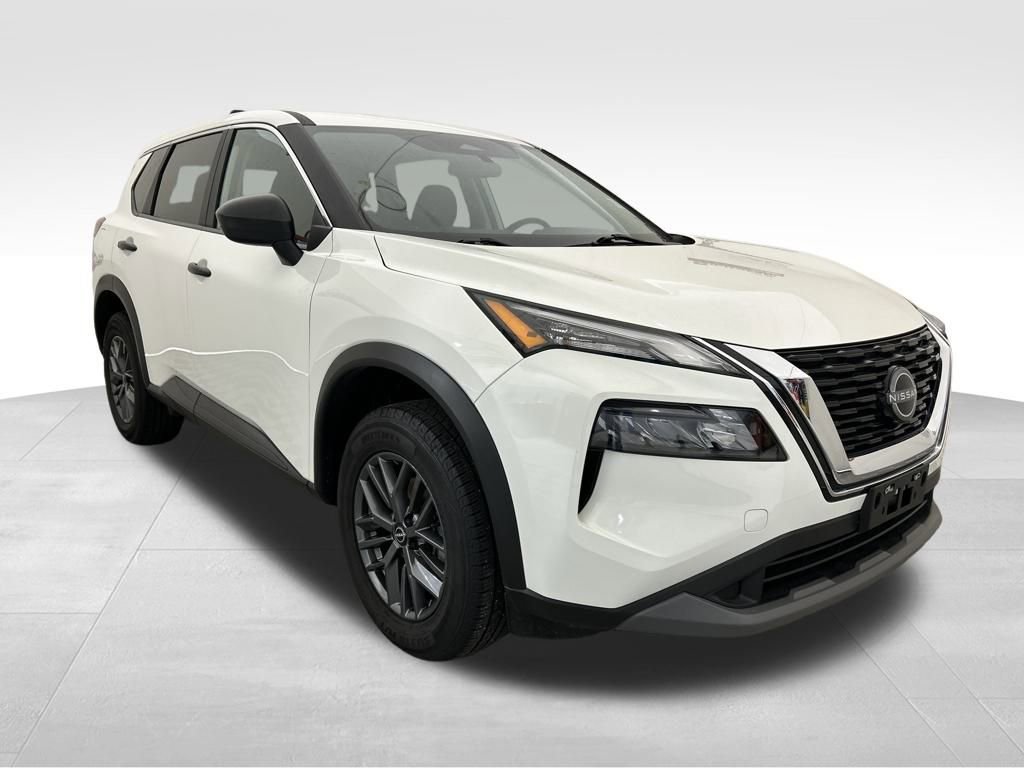 Used 2023 Nissan Rogue S image 8