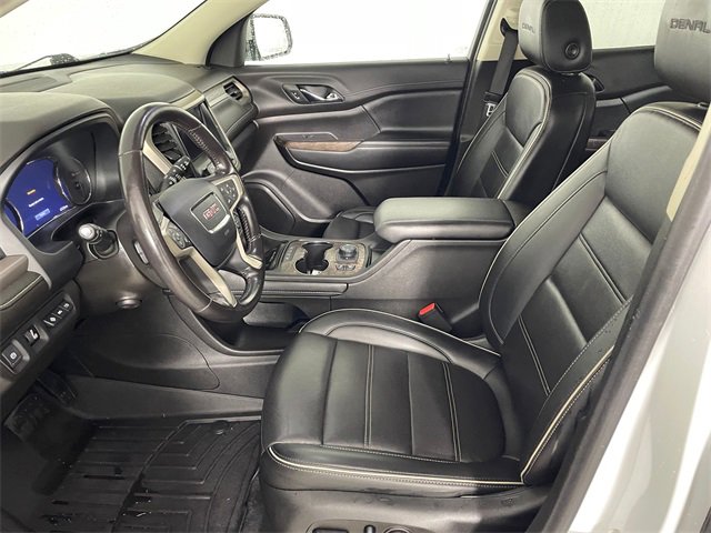 Certified 2022 GMC Acadia Denali w/ Denali Technology Package image 2