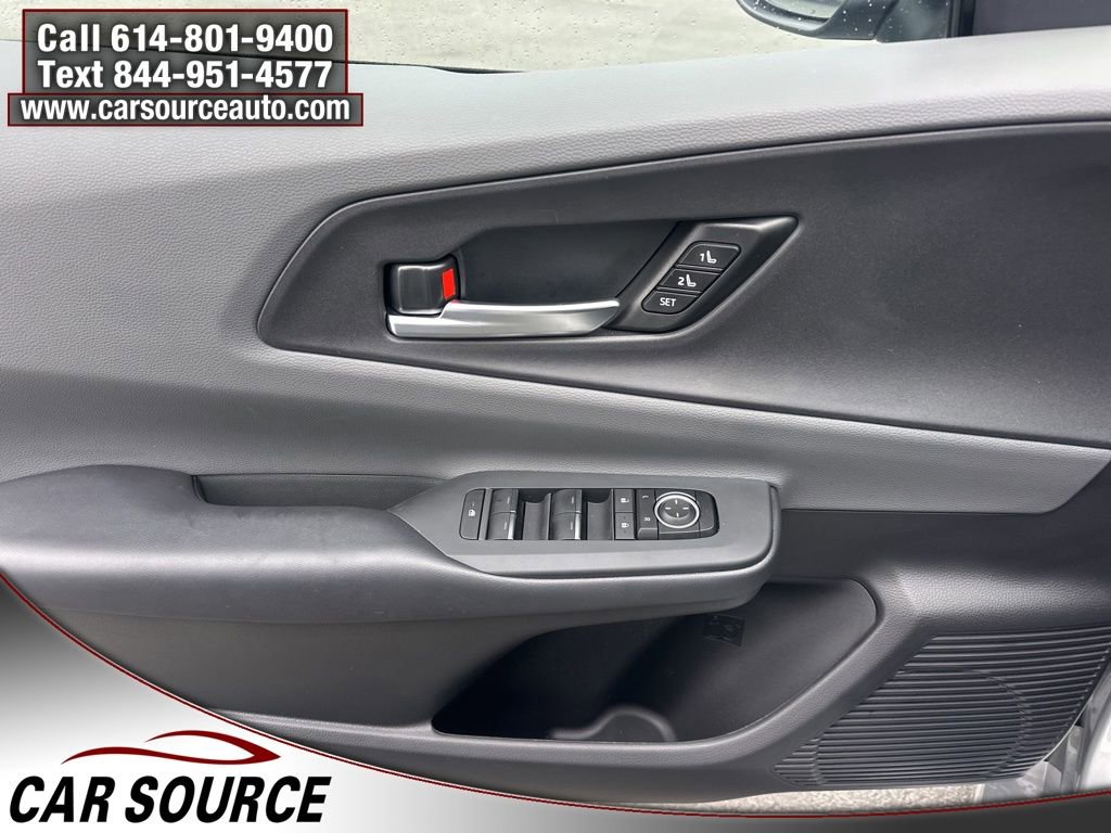 Used 2025 Toyota Prius Limited w/ Limited Premium Package image 16