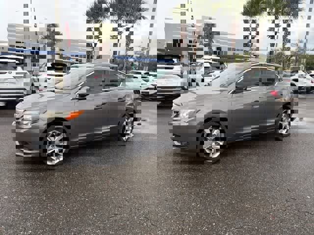 Used 2014 Acura ILX w/ Premium Package image 2