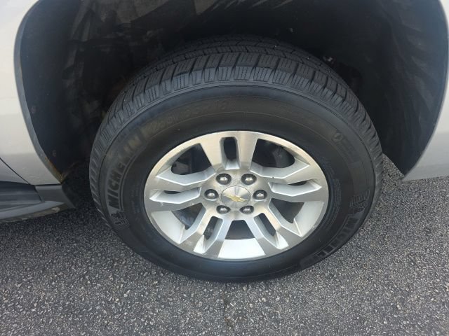 Used 2015 Chevrolet Suburban LT AWD/4WD image 11