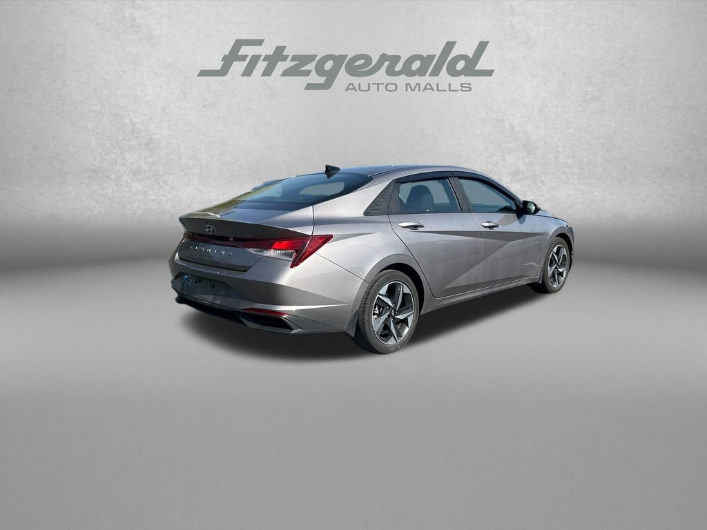 Used 2023 Hyundai Elantra SEL w/ Convenience Package FWD image 7