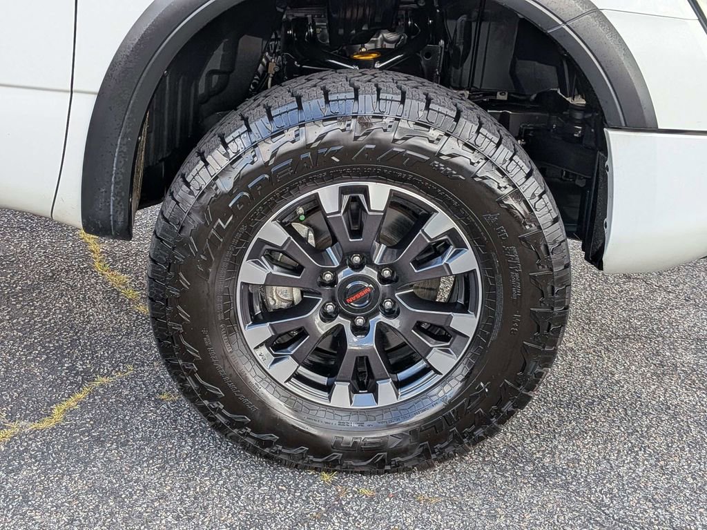 Used 2021 Nissan Titan PRO-4X w/ Pro-4x Convenience Package AWD/4WD image 14
