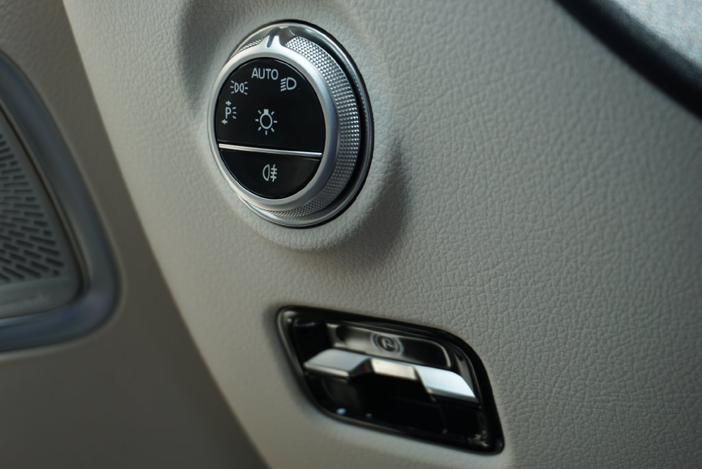 Certified 2025 Mercedes-Benz C 300 4MATIC Sedan image 32