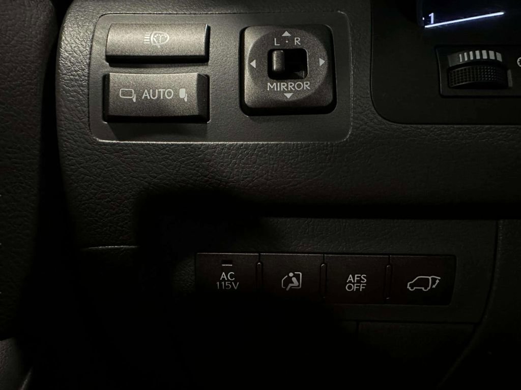 Used 2009 Lexus LX 570 4WD image 46