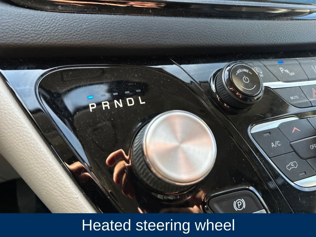 Used 2022 Chrysler Pacifica Touring-L image 16