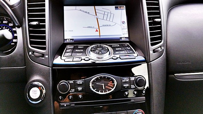 Used 2017 INFINITI QX70 2WD w/ Premium Package image 19