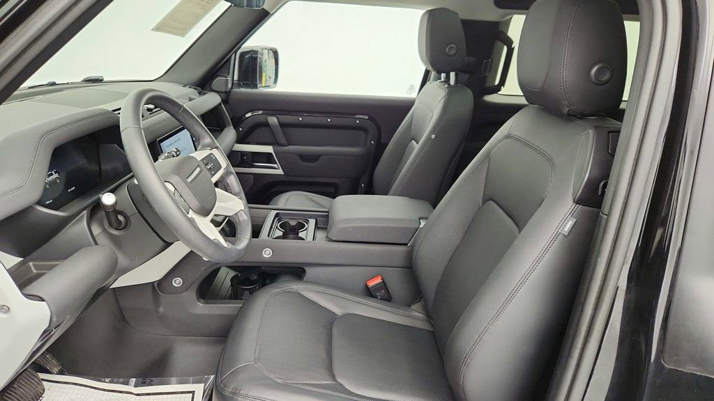 Used 2023 Land Rover Defender 90 SE image 20