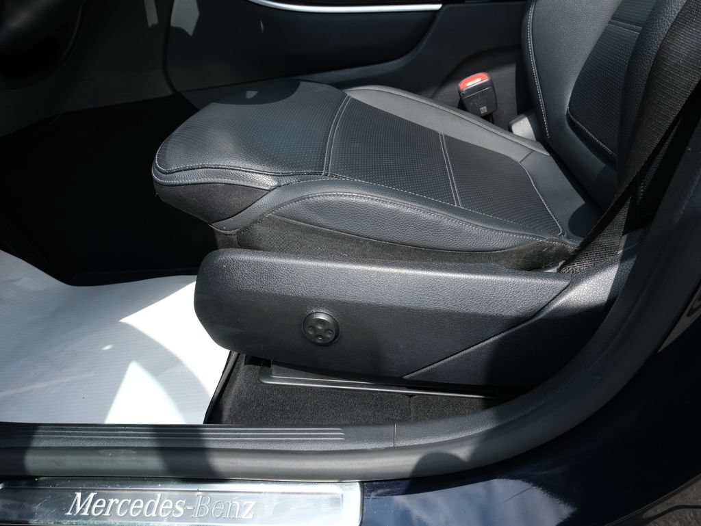 Used 2023 Mercedes-Benz GLC 300 image 27