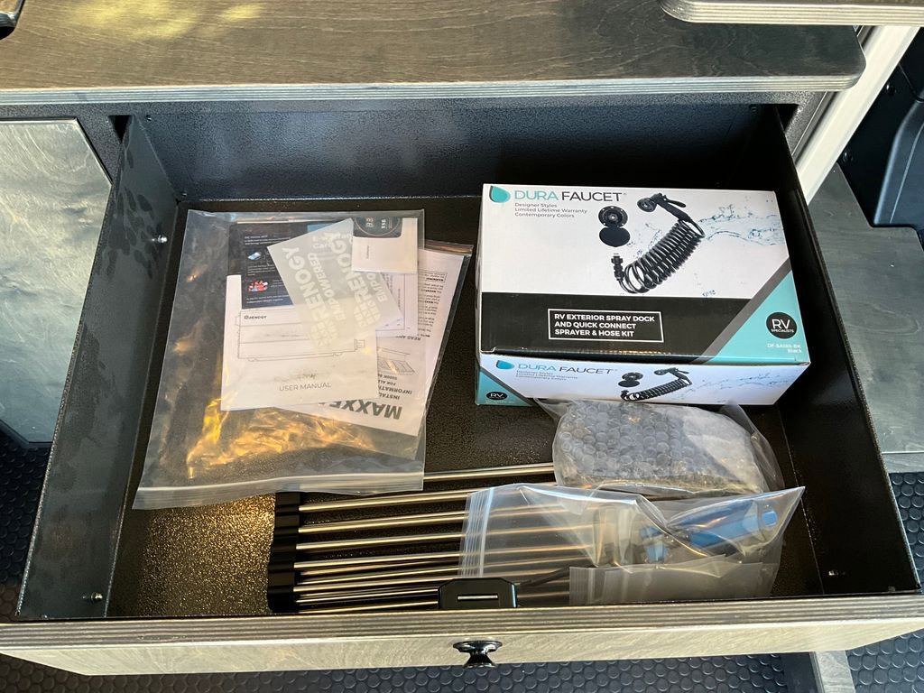 New 2025 RAM ProMaster 1500 w/ Quick Order Package 22G SLT image 14