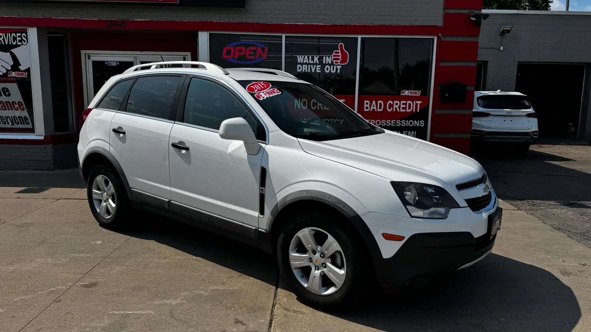 Used 2015 Chevrolet Captiva Sport LS FWD image 2