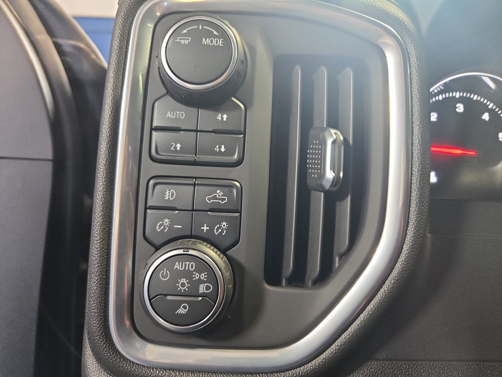 Used 2021 Chevrolet Silverado 2500 LTZ w/ LTZ Plus Package AWD/4WD image 27