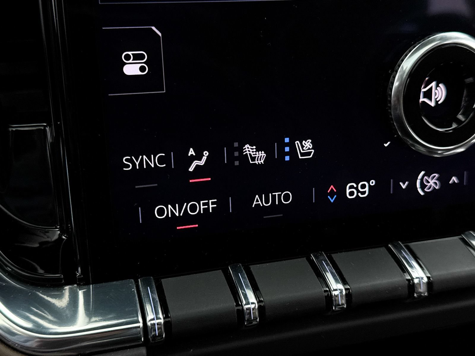 Used 2025 GMC Yukon Denali Ultimate AWD/4WD image 42