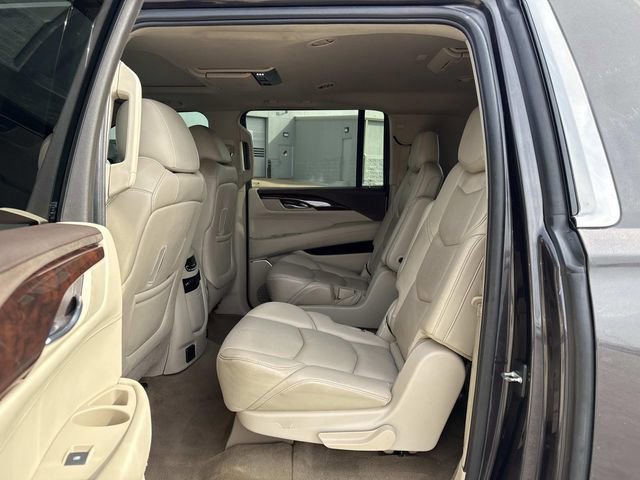 Used 2015 Cadillac Escalade ESV Luxury image 12