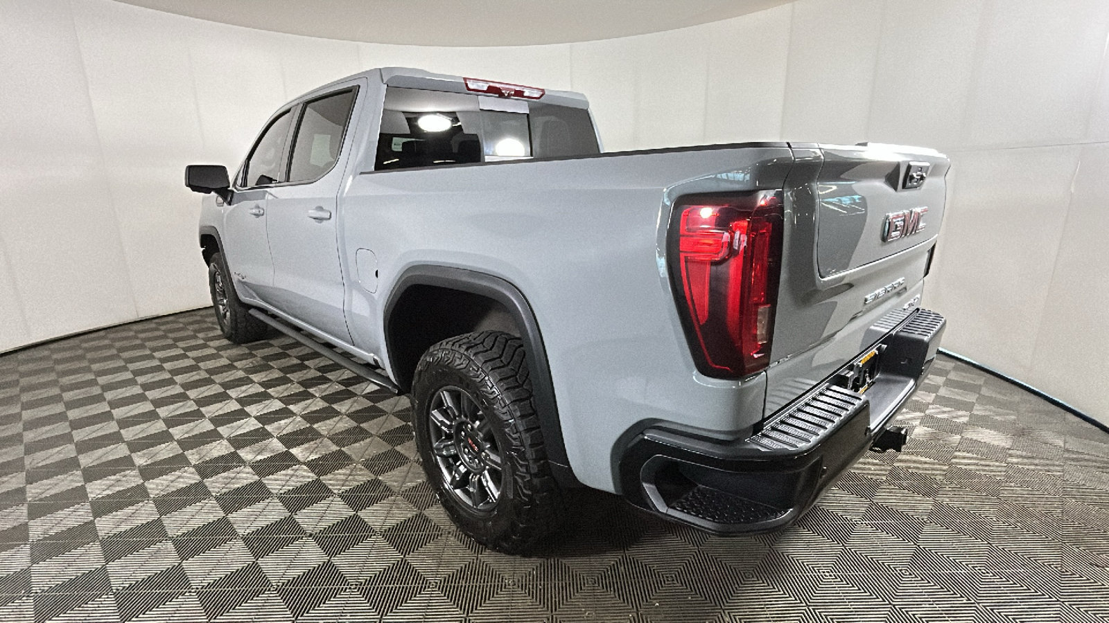 Used 2025 GMC Sierra 1500 AT4X AWD/4WD image 5