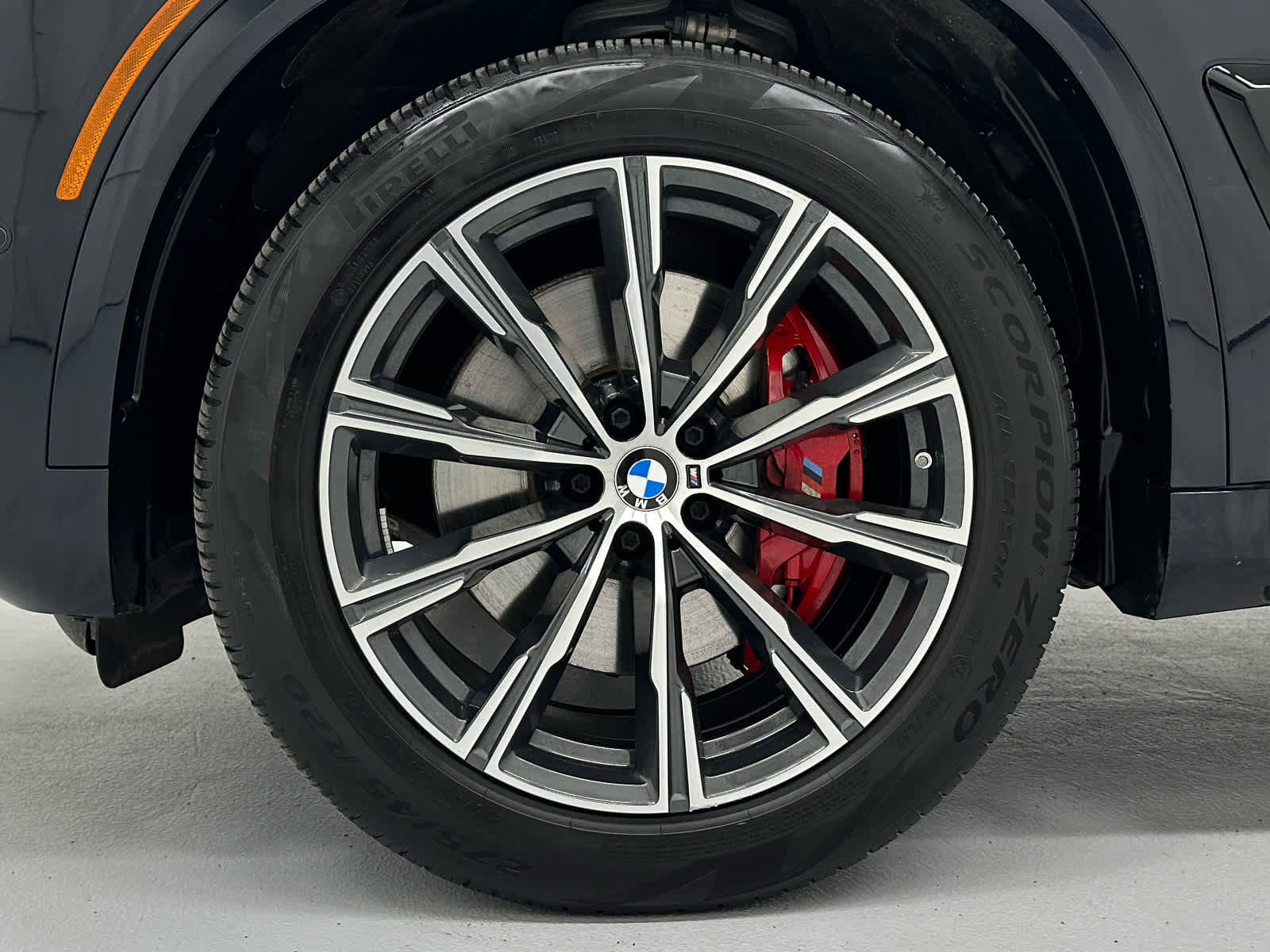 Used 2024 BMW X5 xDrive40i w/ Executive Package image 9