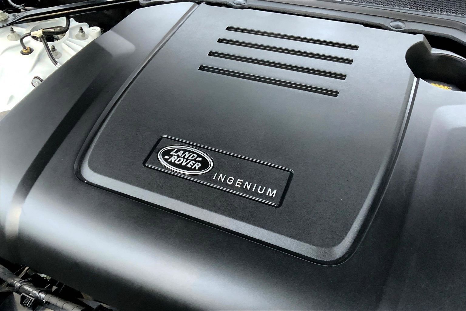Used 2025 Land Rover Discovery Dynamic SE AWD/4WD image 32