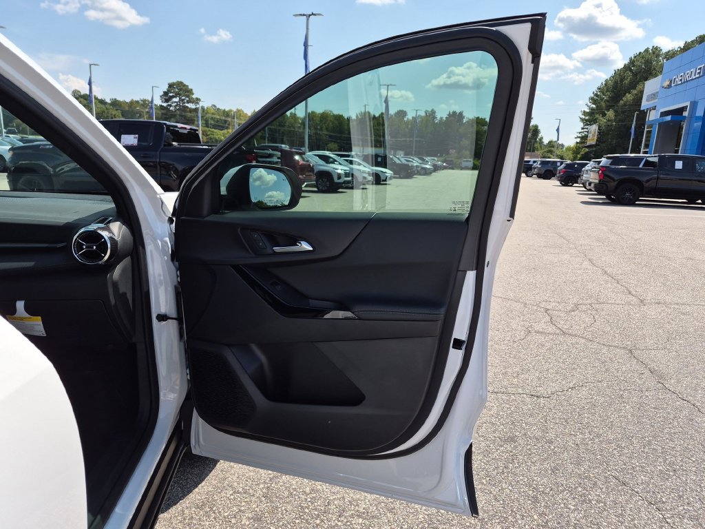 New 2027 Chevrolet Equinox LT FWD image 36