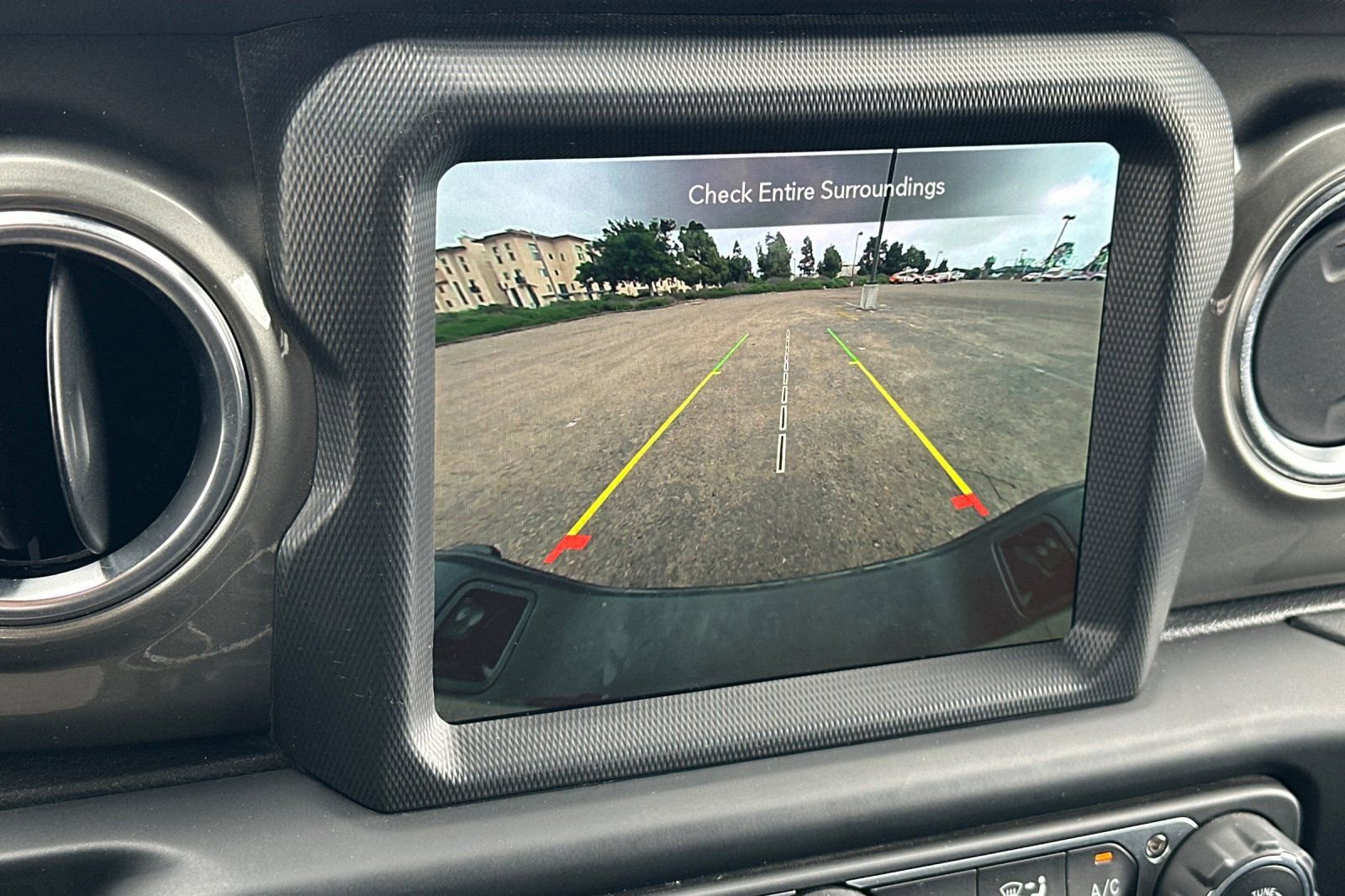 Certified 2022 Jeep Gladiator Overland w/ Safety Group image 21