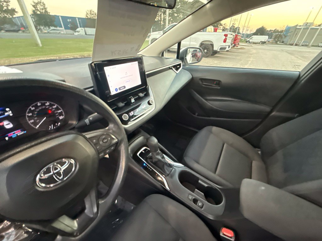 Used 2025 Toyota Corolla LE FWD image 15