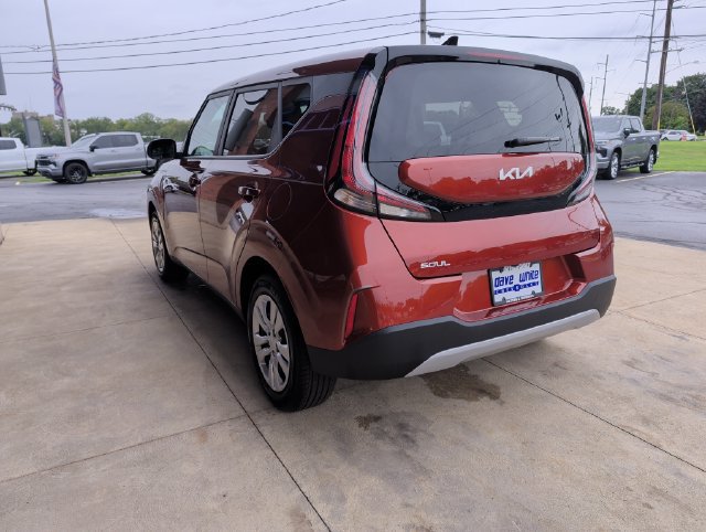 Used 2025 Kia Soul LX FWD image 5