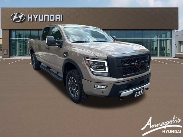 Used 2023 Nissan Titan PRO-4X AWD/4WD image 7