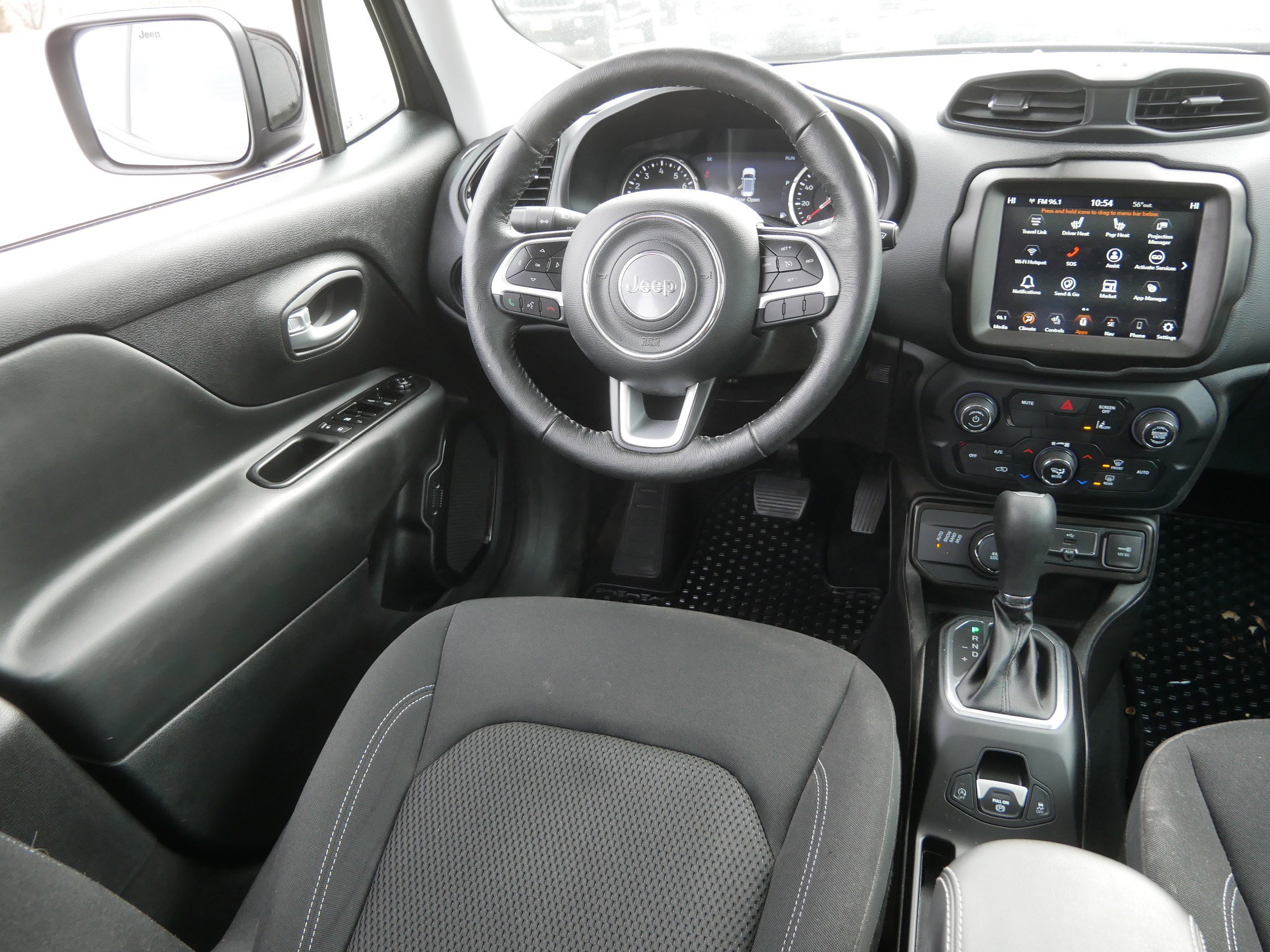 Used 2023 Jeep Renegade Altitude w/ Sun/Sound Group AWD/4WD image 9