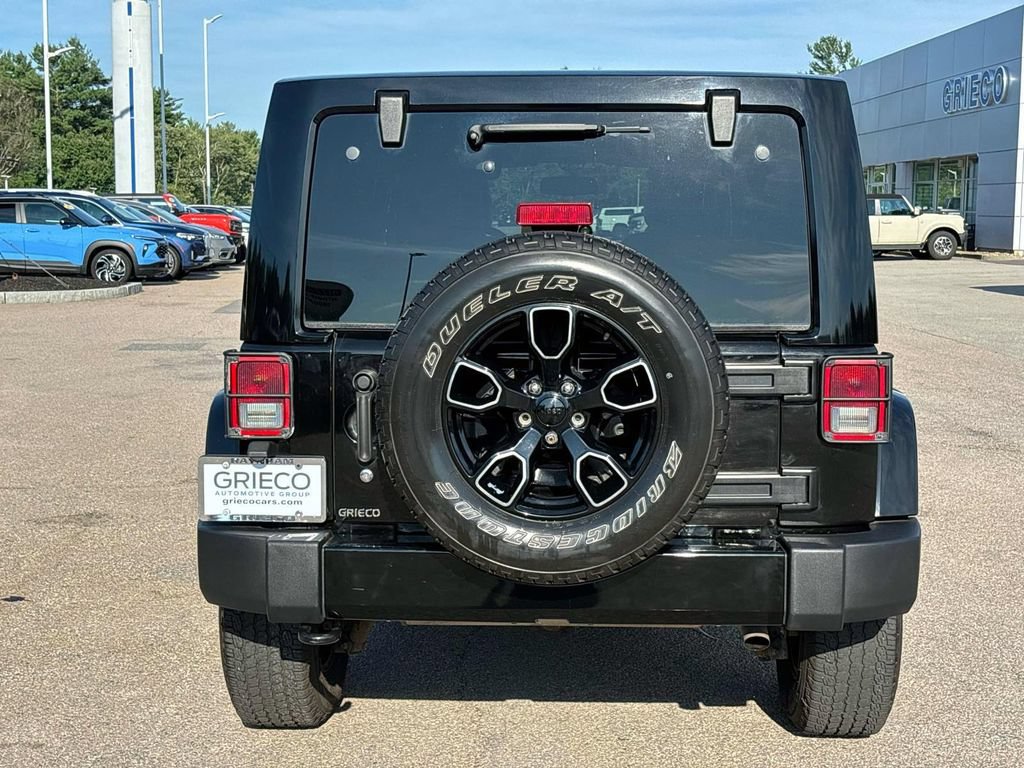 Used 2017 Jeep Wrangler Unlimited Sahara AWD/4WD image 4