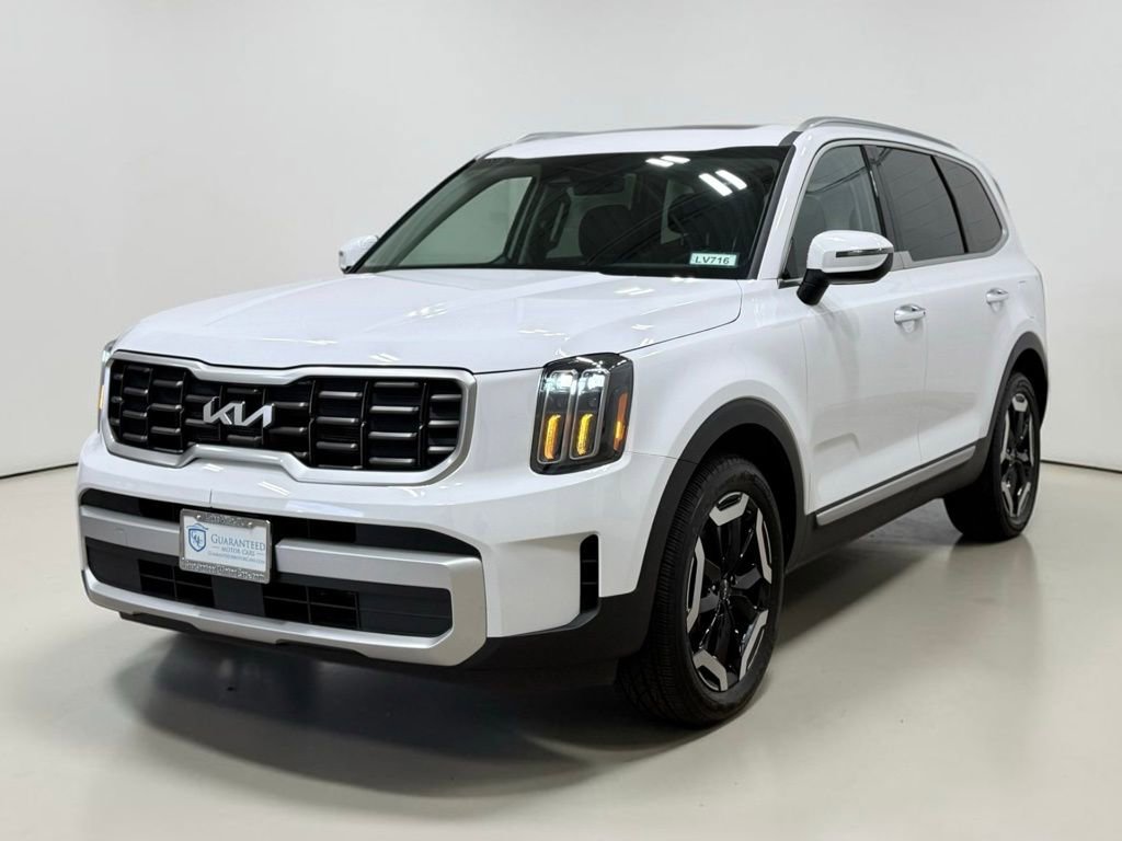 Used 2025 Kia Telluride S FWD image 9