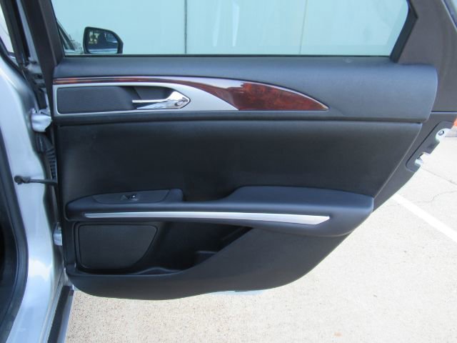 Used 2016 Lincoln MKZ Hybrid image 23