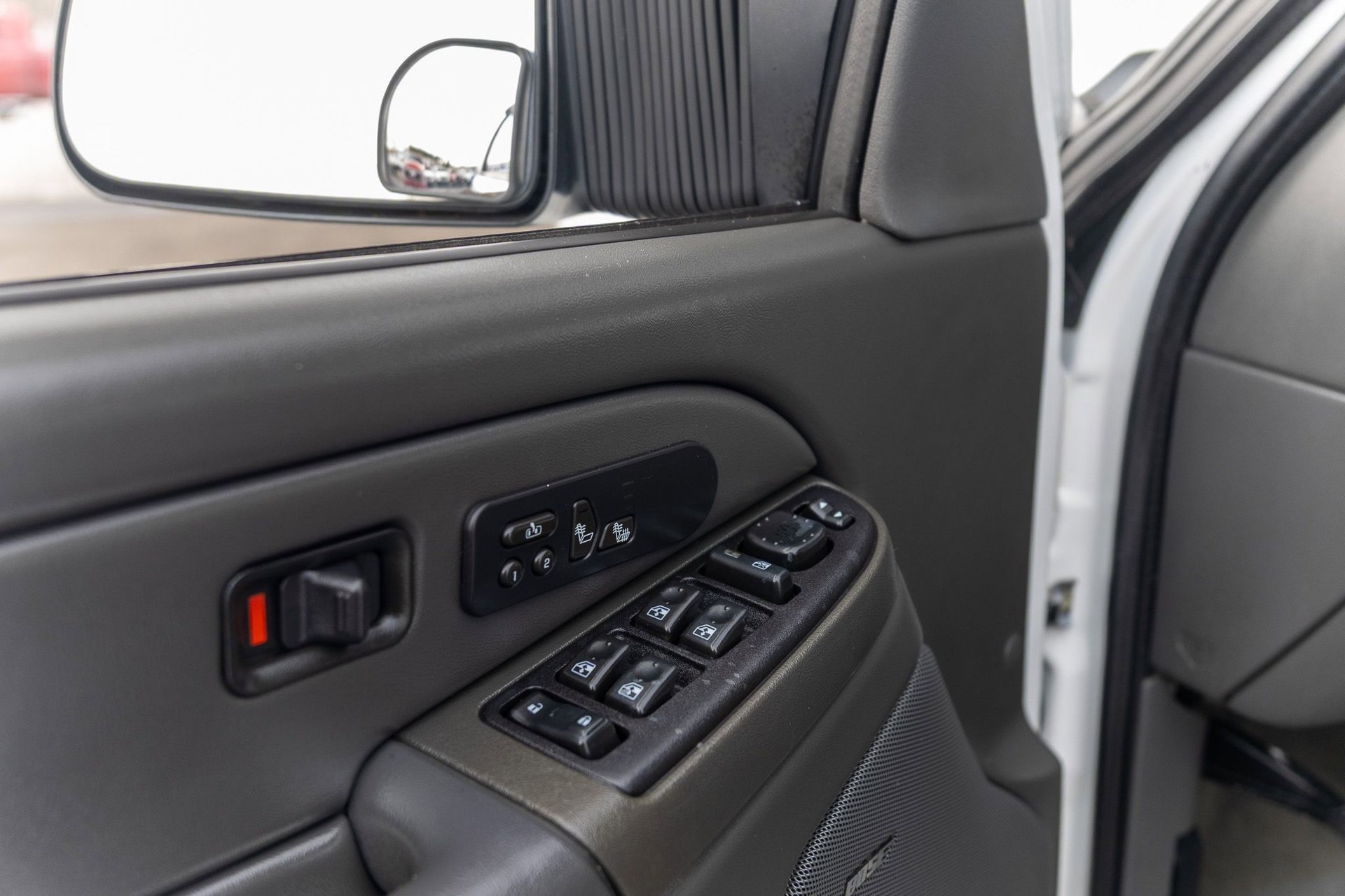 Used 2005 Chevrolet Silverado 3500 LT w/ Heavy-Duty Power Package image 35