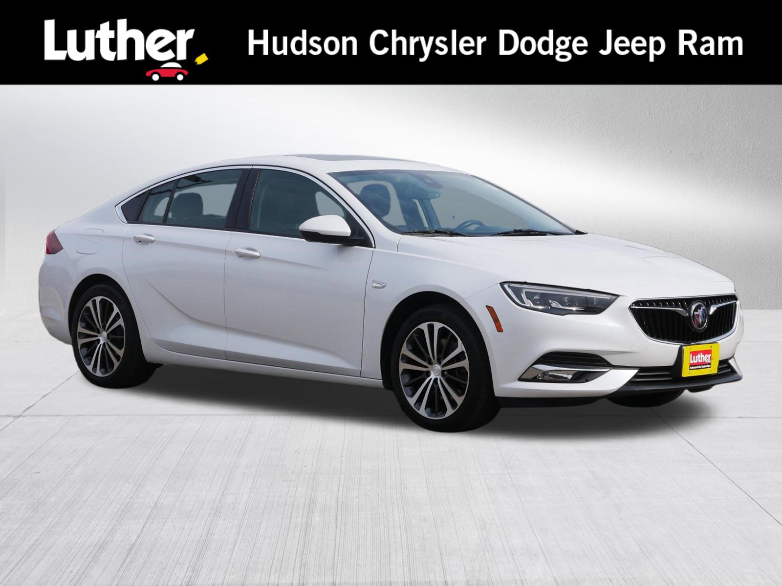 Used 2018 Buick Regal Essence w/ Driver Confidence Package #1