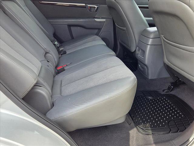 Used 2011 Hyundai Santa Fe SE image 18