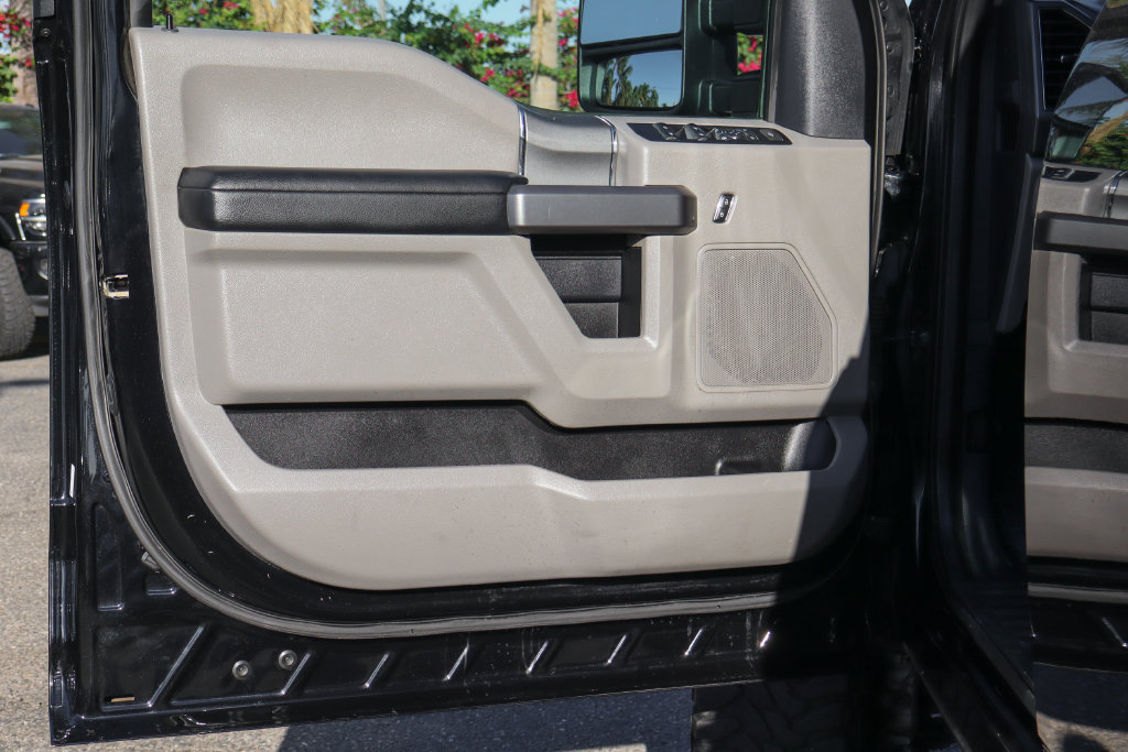 Used 2022 Ford F250 XLT w/ Black Appearance Package AWD/4WD image 18