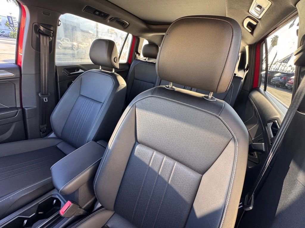 Used 2024 Volkswagen Tiguan SE R-Line image 20