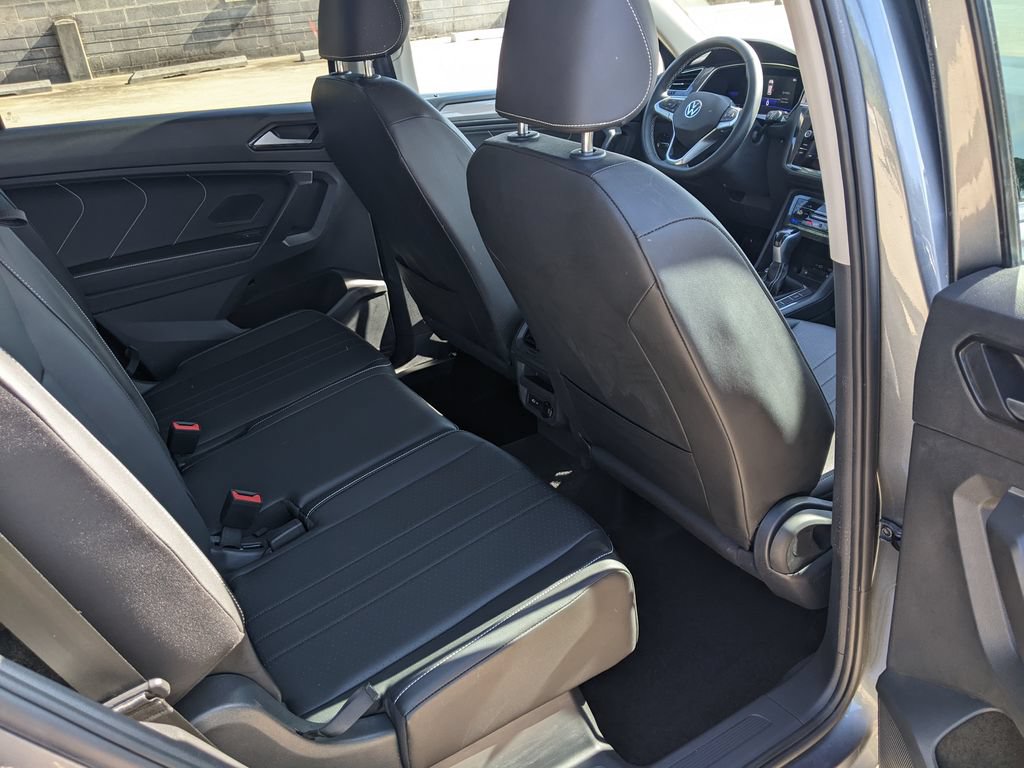 Certified 2023 Volkswagen Tiguan SE FWD image 25