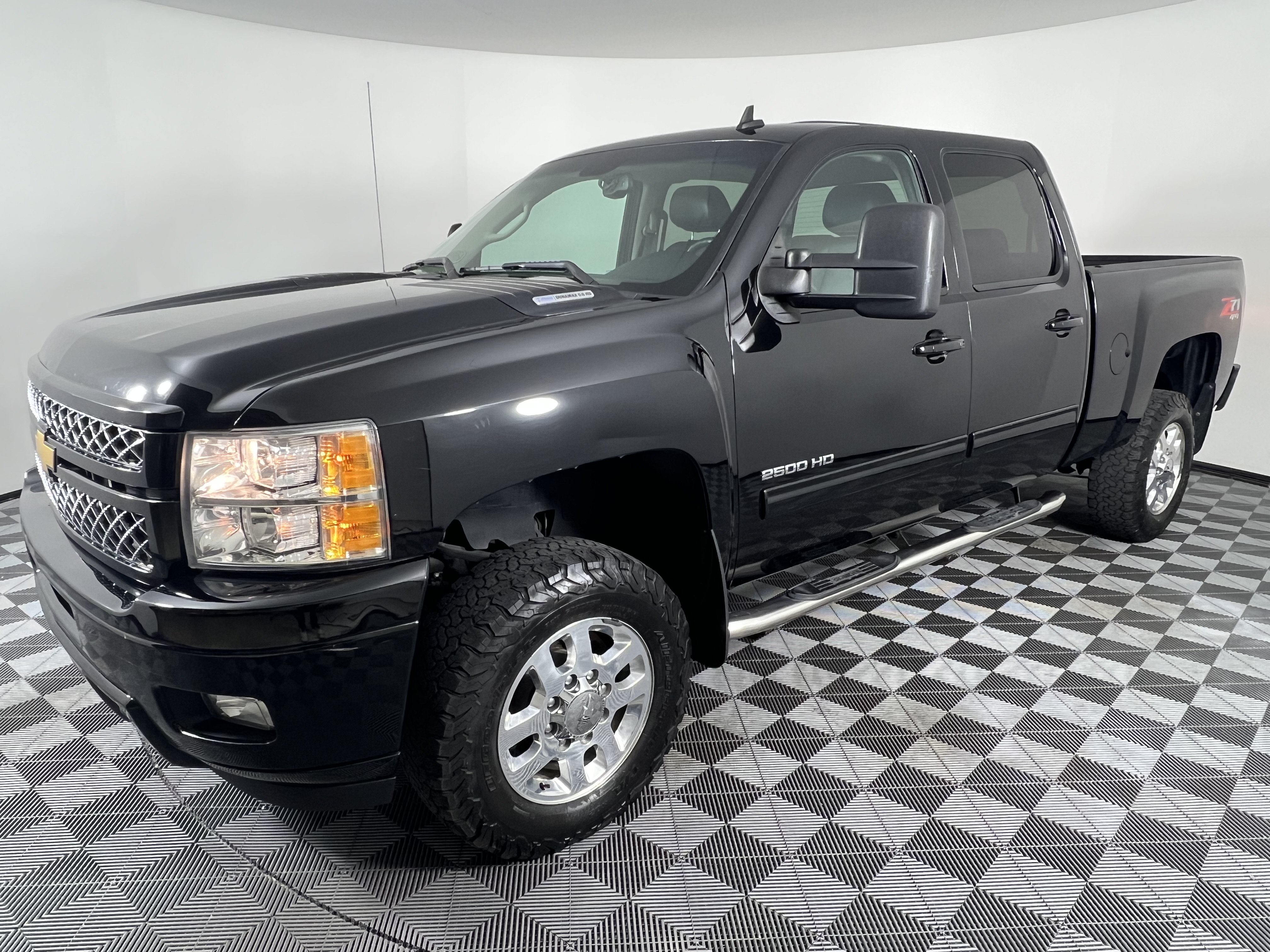 Used 2012 Chevrolet Silverado 2500 LTZ w/ LTZ Plus Package AWD/4WD image 8