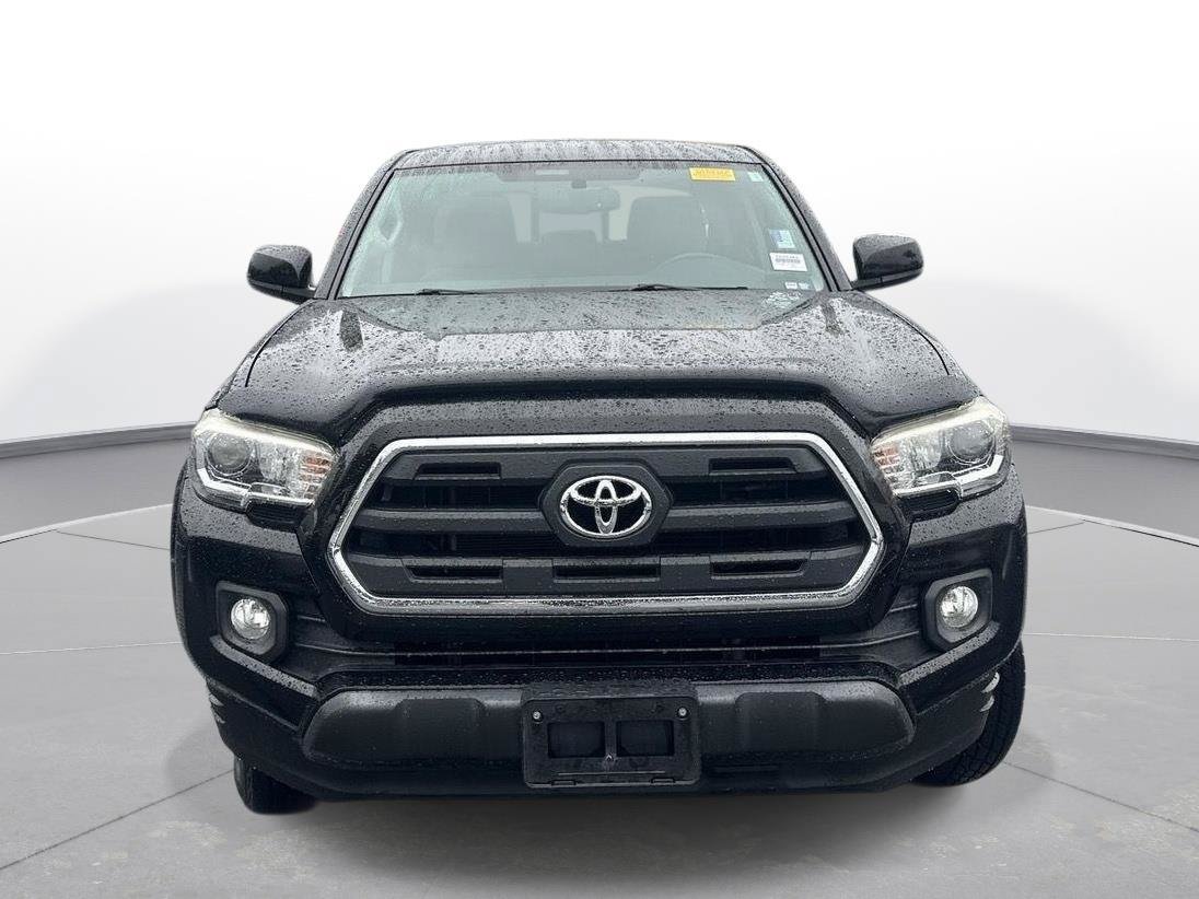Used 2017 Toyota Tacoma SR5 w/ Tow Package RWD image 3