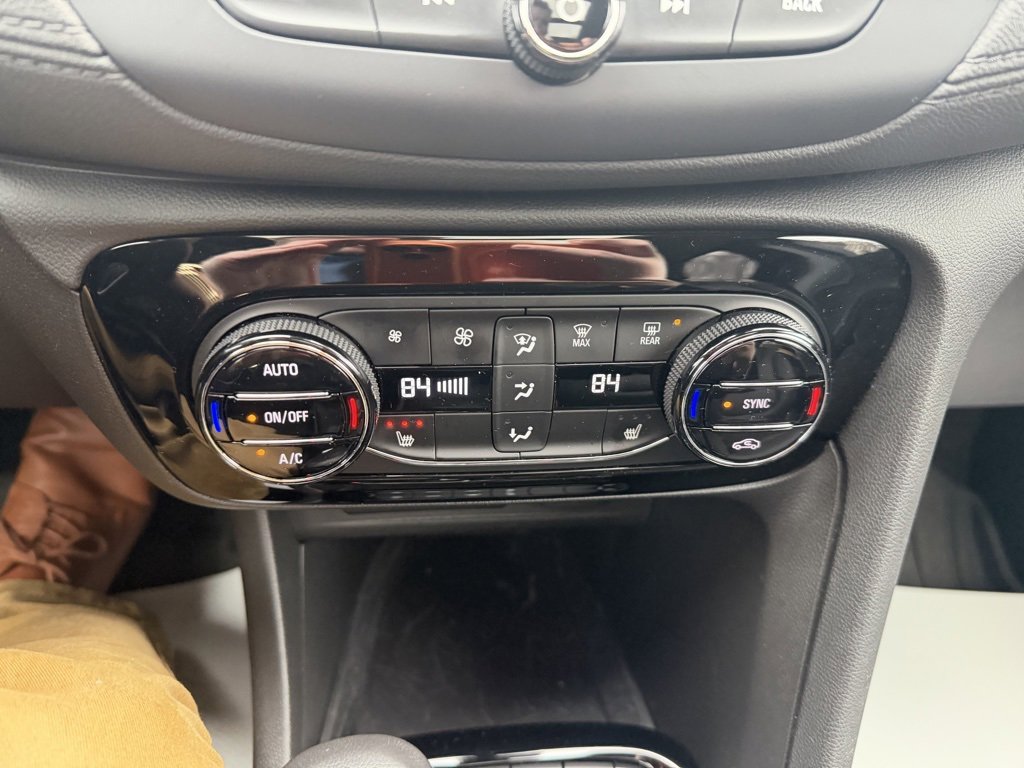 Used 2022 Buick Encore GX Essence w/ Experience Buick Package image 26