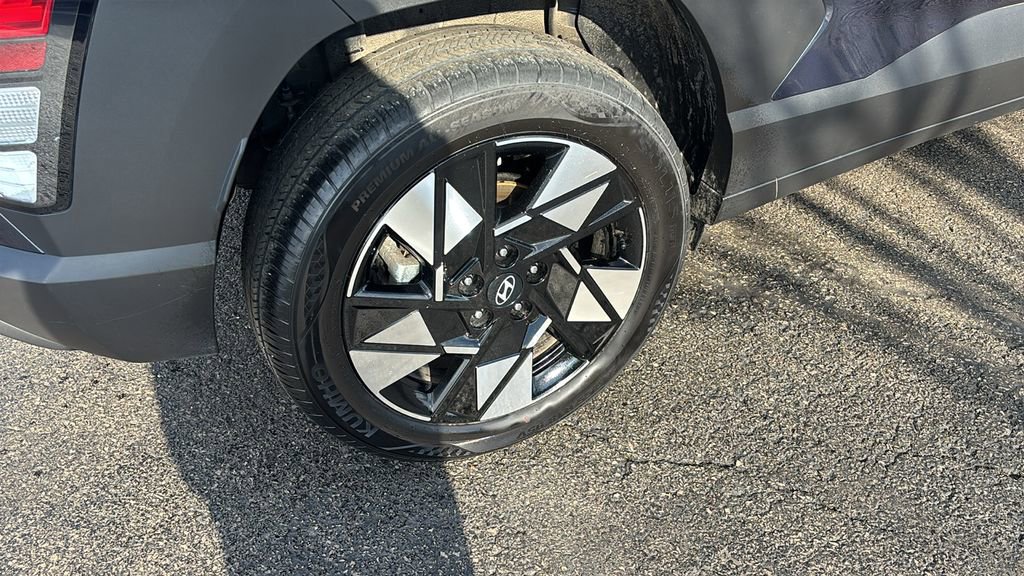 Used 2024 Hyundai Kona SEL image 8